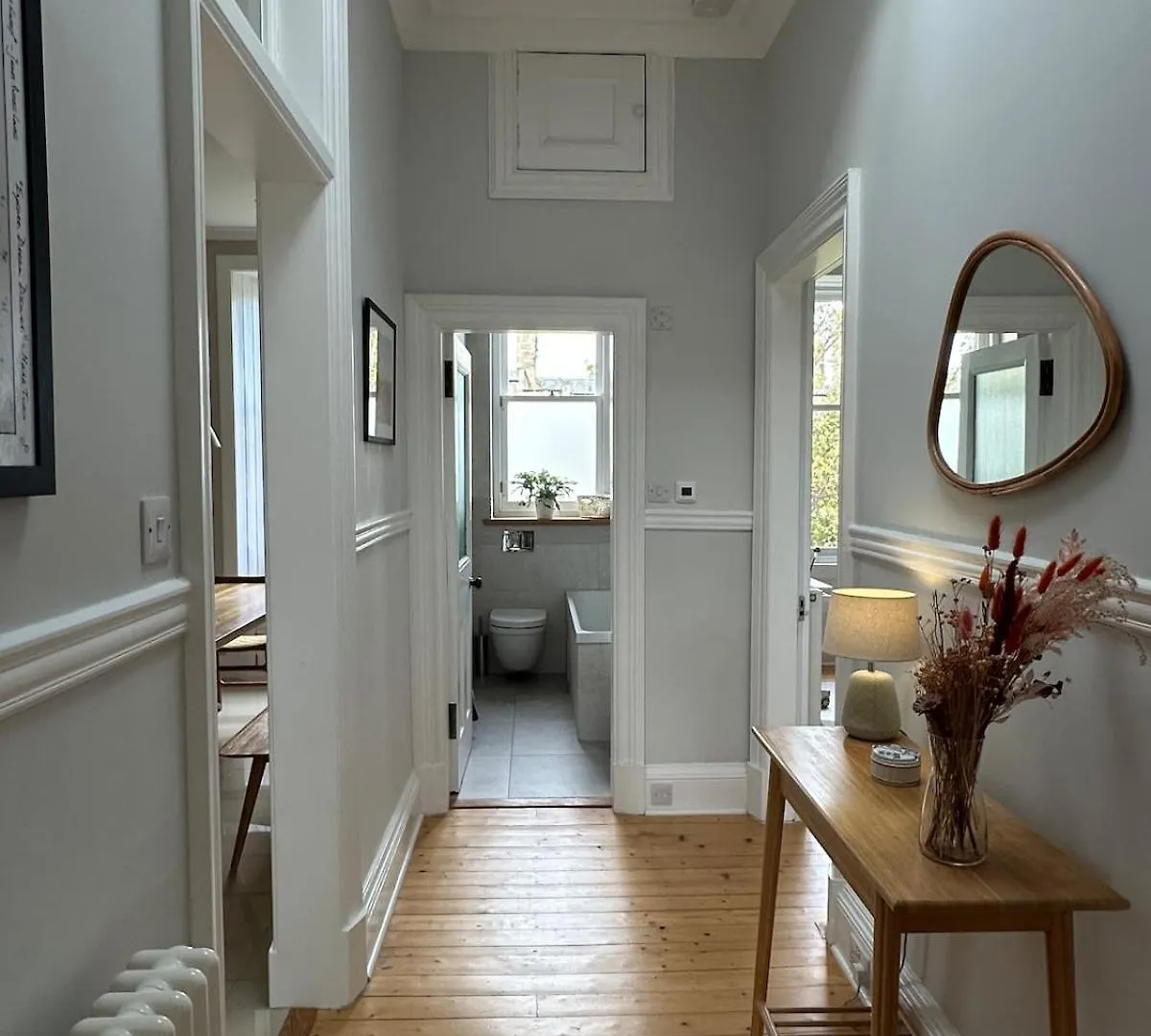 公寓 Edinburgh Skylight - Elegant City Centre Home