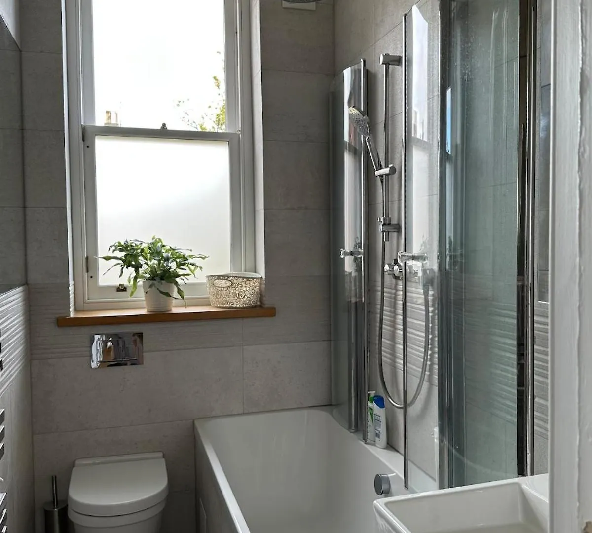 Edinburgh Skylight - Elegant City Centre Home